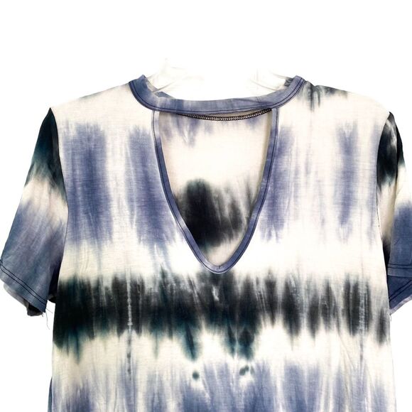 SavLaBrant Boutique Blue Tie Dye Key Hold Tie Front Short Sleeve Shirt Medium - Picture 3 of 5